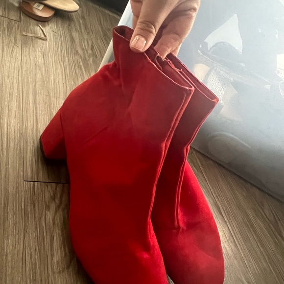 Red booties - Picture 3 of 3